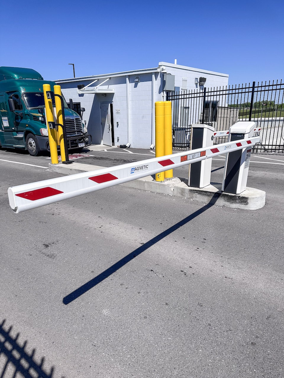 Parking Access with electric arm rod